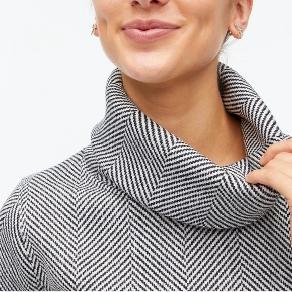 J.Crew Factory Black and White Herringbone Top - Picture 2 of 7